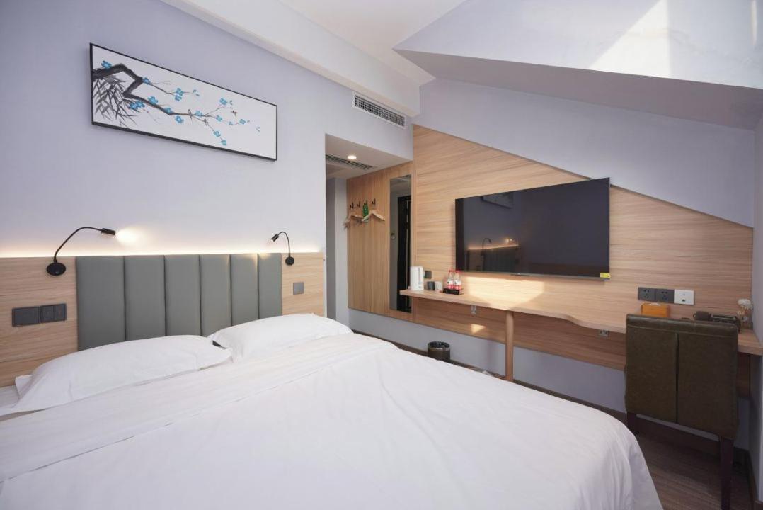 Beijing Dongdan Hotel Near Wangfujing Street,Tian'Anmen Square,The Forbidden City,Free Self-Service Laundry Room Zewnętrze zdjęcie
