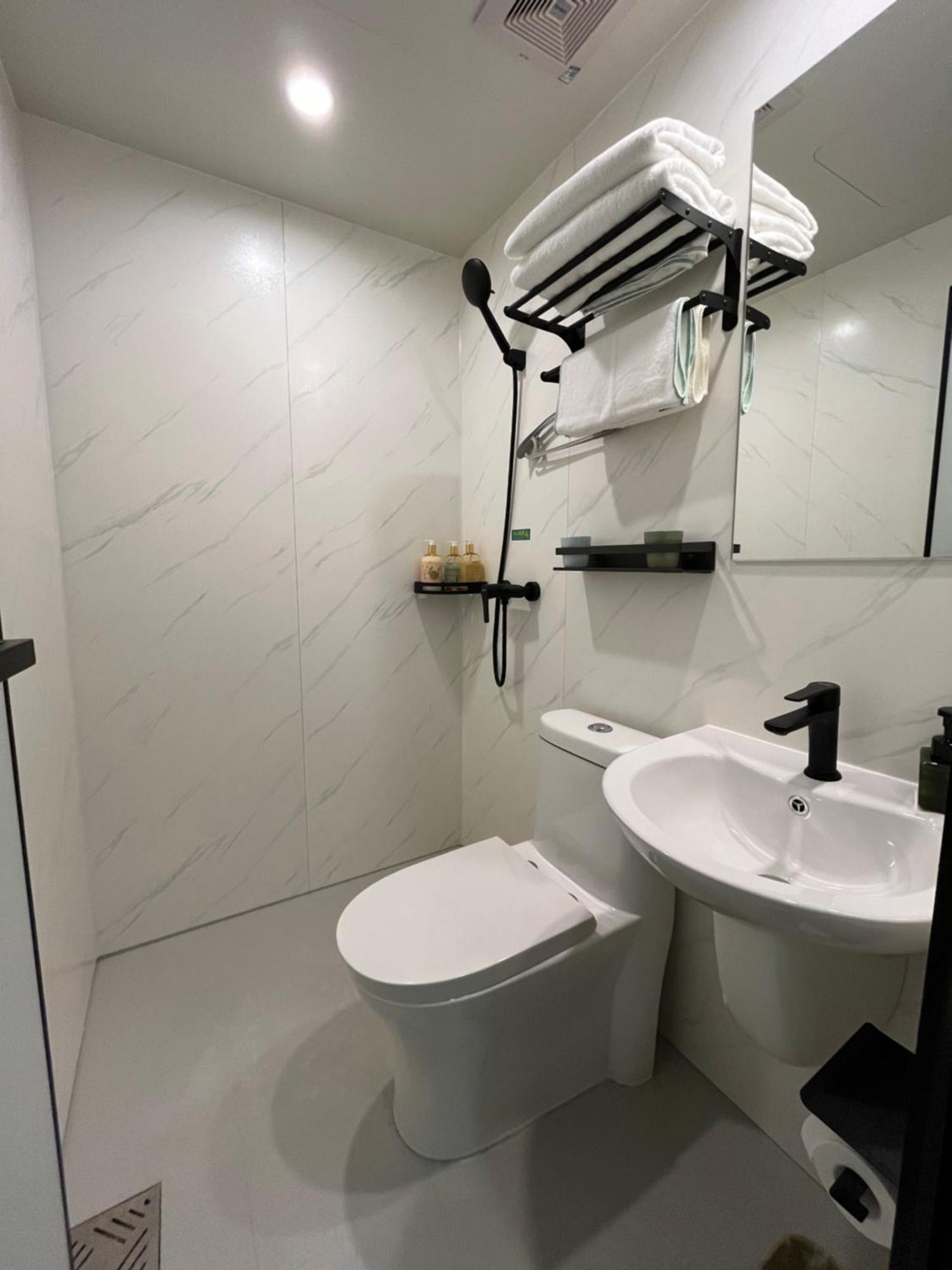 Beijing Dongdan Hotel Near Wangfujing Street,Tian'Anmen Square,The Forbidden City,Free Self-Service Laundry Room Zewnętrze zdjęcie