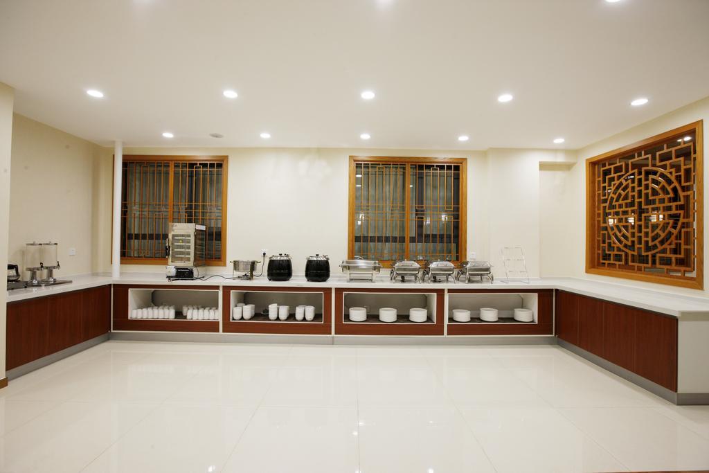 Beijing Dongdan Hotel Near Wangfujing Street,Tian'Anmen Square,The Forbidden City,Free Self-Service Laundry Room Zewnętrze zdjęcie